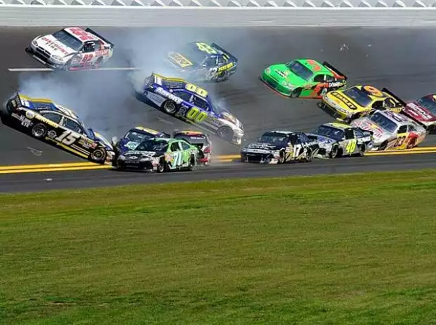 Michael Waltrip, Brian Keselowski, David Reutimann, A.J. Allmendinger, Matt Kenseth, Jimmie Johnson Titel-Bild zur News: Michael Waltrip, Brian Keselowski, David Reutimann, A.J. Allmendinger, Matt Kenseth, Jimmie Johnson