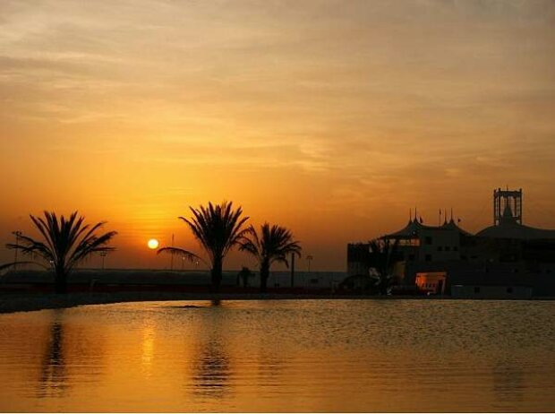 Titel-Bild zur News: Sonnenuntergang in Bahrain