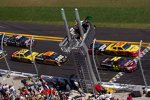 Start mit Jeff Gordon (Hendrick) und Kurt Busch (Penske) 