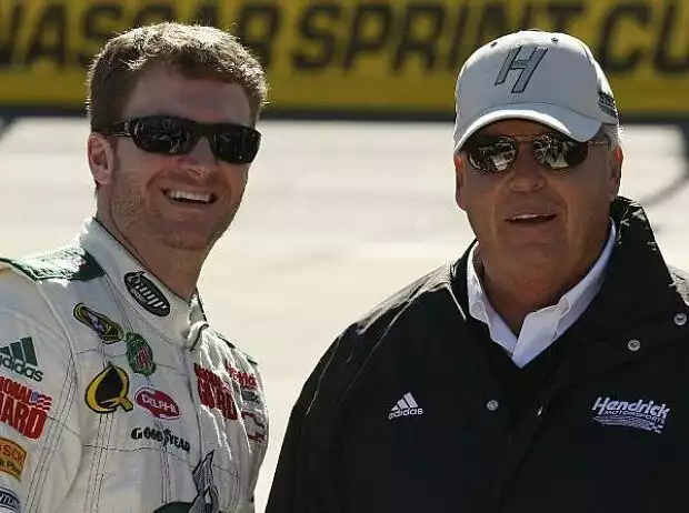 Titel-Bild zur News: Dale EarnhardtJr. Rick Hendrick