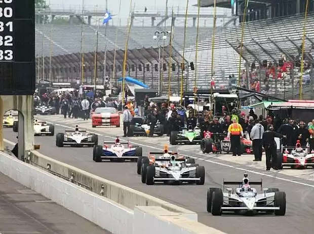Boxengasse Indianapolis Titel-Bild zur News: Boxengasse Indianapolis