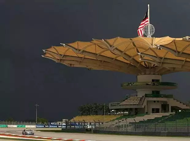 Dunkle Wolken über dem Sepang International Circuit Titel-Bild zur News: Dunkle Wolken über dem Sepang International Circuit