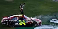 Bild zum Inhalt: Von wegen Rente: Jeff Gordon siegt in Phoenix!