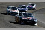 Kasey Kahne vor Brian Vickers (Red Bull) 