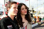 Trevor Bayne (Wood) und Sängerin Emmy Rossum