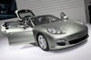 Bild zum Inhalt: Genf 2011: Porsche Panamera S Hybrid ist Klassenprimus