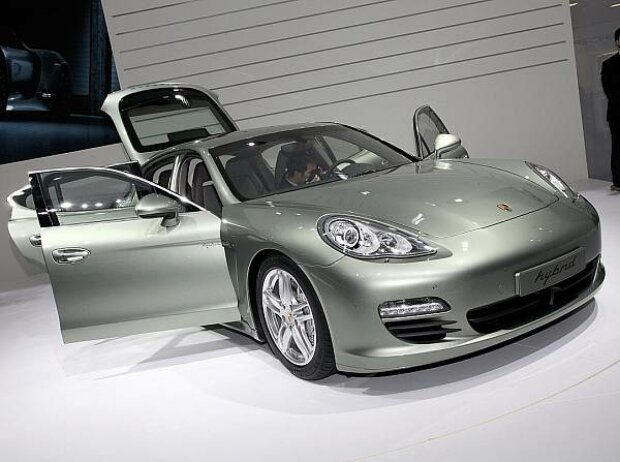 Titel-Bild zur News: Porsche Panamera S Hybrid
