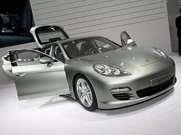 Porsche Panamera S Hybrid Titel-Bild zur News: Porsche Panamera S Hybrid