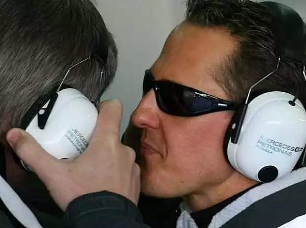 Ross Brawn und Michael Schumacher Titel-Bild zur News: Ross Brawn und Michael Schumacher