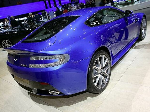 Aston Martin V8 Vantage S Aston Martin V8 Vantage S