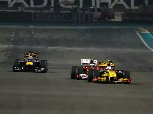 Vitaly Petrov vor Fernando Alonso und Mark Webber Titel-Bild zur News: Vitaly Petrov vor Fernando Alonso und Mark Webber