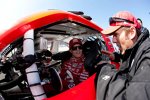 Scott Dixon bekommt von Jamie McMurray Tipps