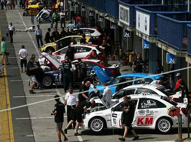 Blick in die Boxengasse von Curitiba Titel-Bild zur News: Blick in die Boxengasse von Curitiba