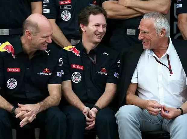 Dietrich Mateschitz (Red Bull-Boss), Christian Horner (Teamchef), Adrian Newey (Technischer Direktor) Titel-Bild zur News: Dietrich Mateschitz (Red Bull-Boss), Christian Horner (Teamchef), Adrian Newey (Technischer Direktor)