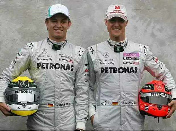 Titel-Bild zur News: Nico Rosberg und Michael Schumacher