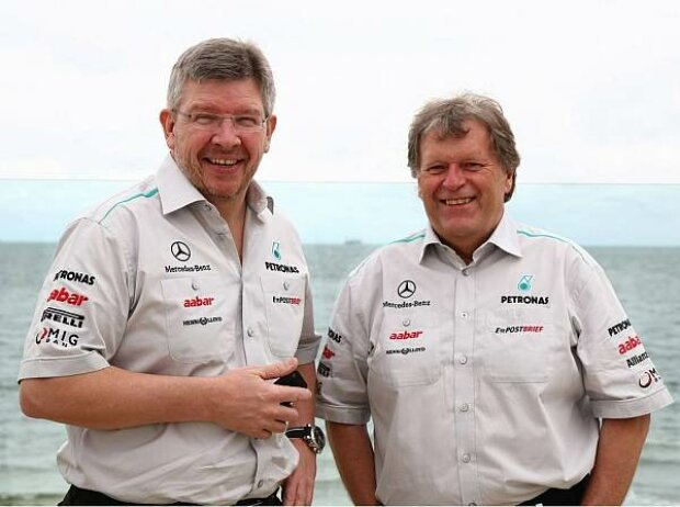 Titel-Bild zur News: Ross Brawn (Teamchef), Norbert Haug (Mercedes-Motorsportchef)