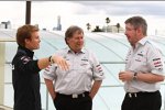Nico Rosberg (Mercedes) Norbert Haug (Mercedes-Motorsportchef) Ross Brawn (Teamchef) 