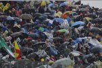 Die Fans im Regen von Jerez