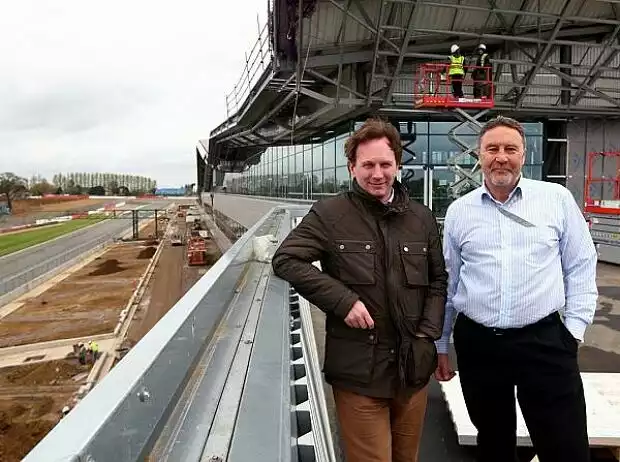 Christian Horner (Teamchef) und Richard Phillips Titel-Bild zur News: Christian Horner (Teamchef) und Richard Phillips