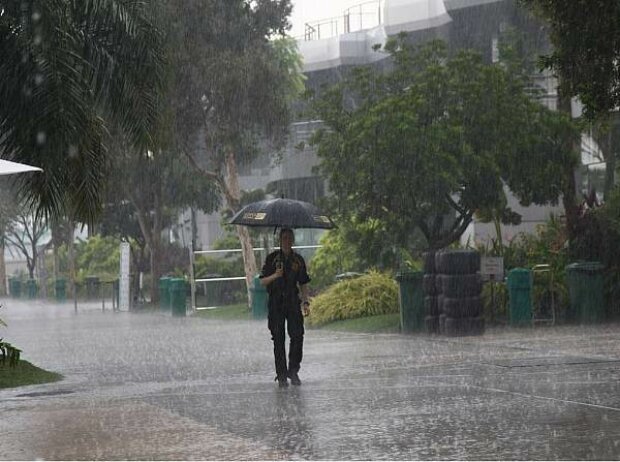 Titel-Bild zur News: Regen in Sepang