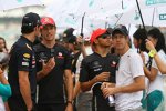 Mark Webber (Red Bull), Jenson Button (McLaren), Lewis Hamilton und Sebastian Vettel (Red Bull)