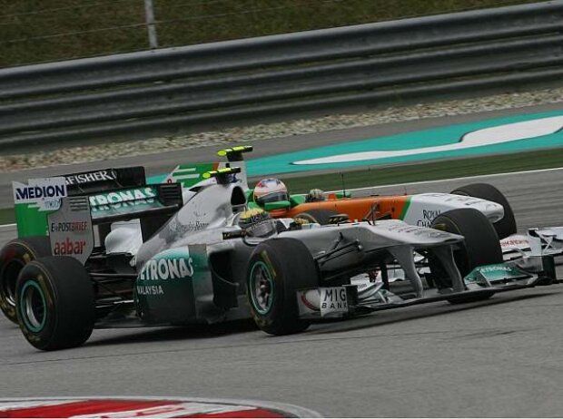 Nico Rosberg vor Paul di Resta Nico Rosberg vor Paul di Resta