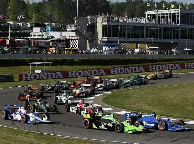 Titel-Bild zur News: Danica Patrick, Oriol Servia