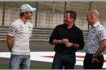 Nico Rosberg (Mercedes) mit Martin Brundle und Jock Clear