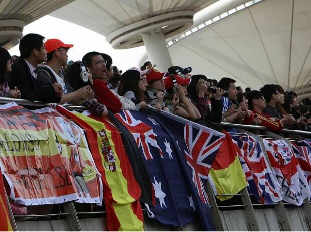 Fans in Schanghai