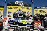 Jimmie Johnson (Hendrick) in der Victory Lane