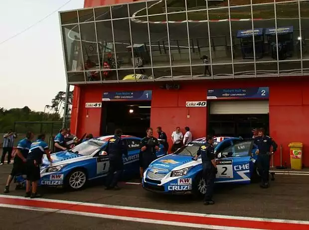 Yvan Muller, Robert Huff Titel-Bild zur News: Yvan Muller, Robert Huff