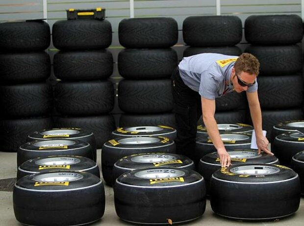 Titel-Bild zur News: Die Hard-Reifen von Pirelli mit silberner Markierung