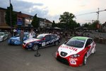 Werbung für den Event: Die Fahrzeuge der WTCC im Stadtzentrum