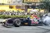 Bild zum Inhalt: Coulthard im Herzen Singapurs unterwegs