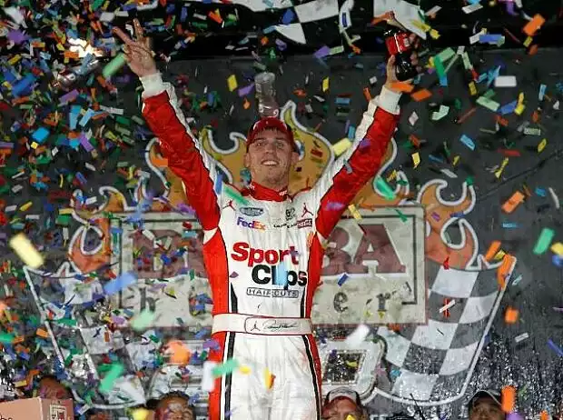 Denny Hamlin Titel-Bild zur News: Denny Hamlin