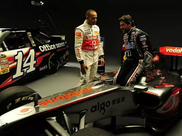 Tony Stewart, Lewis Hamilton Titel-Bild zur News: Tony Stewart, Lewis Hamilton