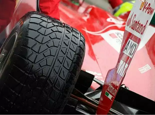 Pirelli-Regenreifen Titel-Bild zur News: Pirelli-Regenreifen