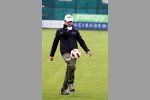 Vitantonio Liuzzi (HRT) beim Fußballtraining mit Besiktas Istanbul