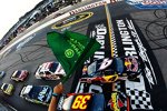 Start zum Showtime Southern 500 mit Kasey Kahne (Red Bull) an der Spitze