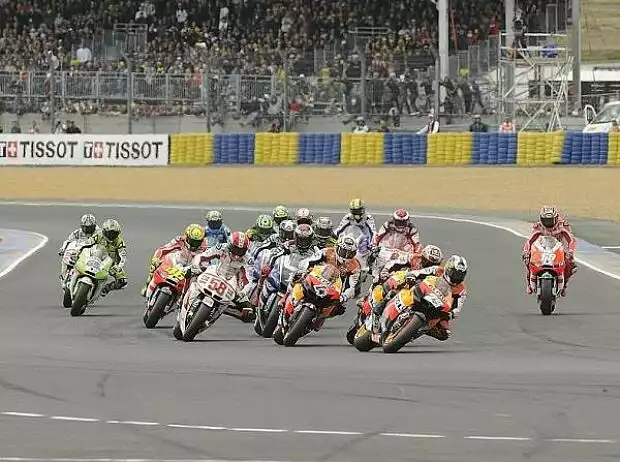 Start in Le Mans Titel-Bild zur News: Start in Le Mans