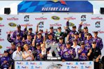 Matt Kenseth und das Roush-Team in der Victory Lane