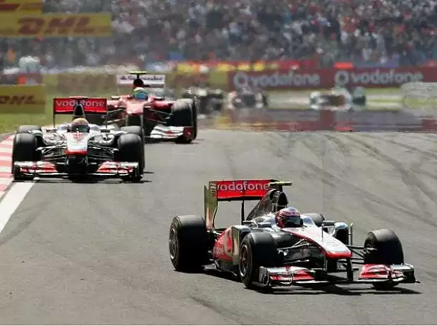Titel-Bild zur News: Jenson Button, Lewis Hamilton