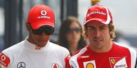 Bild zum Inhalt: Hamilton und Ferrari schüren Gerüchte