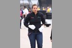 Nach dem Crash: Simona de Silvestro mit ihren verbundenen Händen