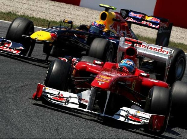 Fernando Alonso vor Mark Webber