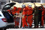 Sergio Perez (Sauber) wird nach seinem schweren Unfall geborgen