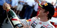 Bild zum Inhalt: McLaren: Button mit Siegchance - Hamilton verärgert