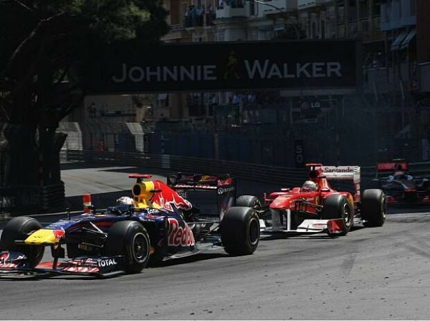Sebastian Vettel vor Fernando Alonso und Jenson Button