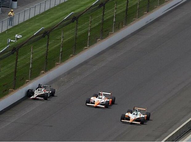 J.R. Hildebrand, Dan Wheldon