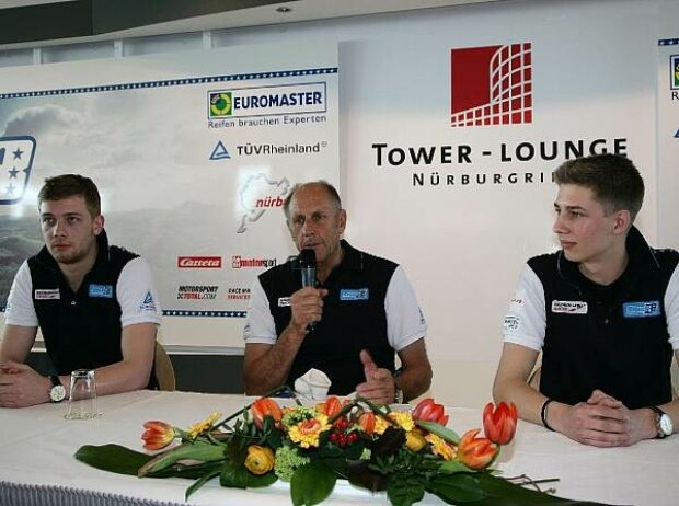 Titel-Bild zur News: Johannes, Hans-Joachim und Ferdinand Stuck